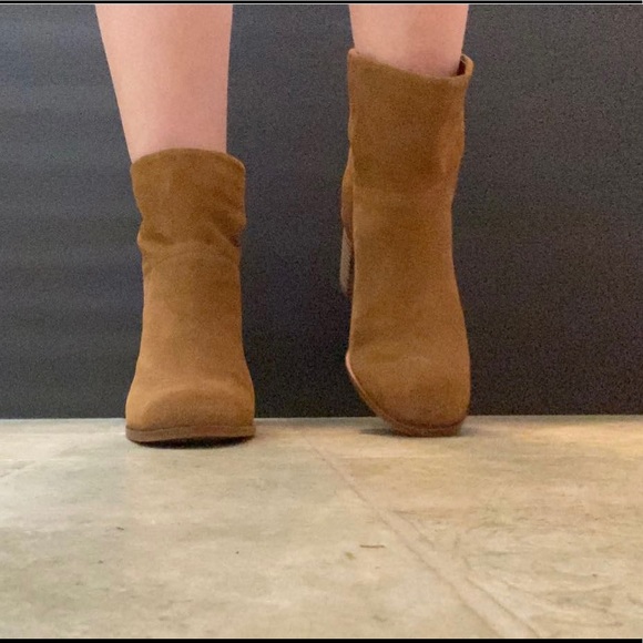 Lucky Brand caramel Brown suede ankle bootie Sz 8.5 - Picture 6 of 8